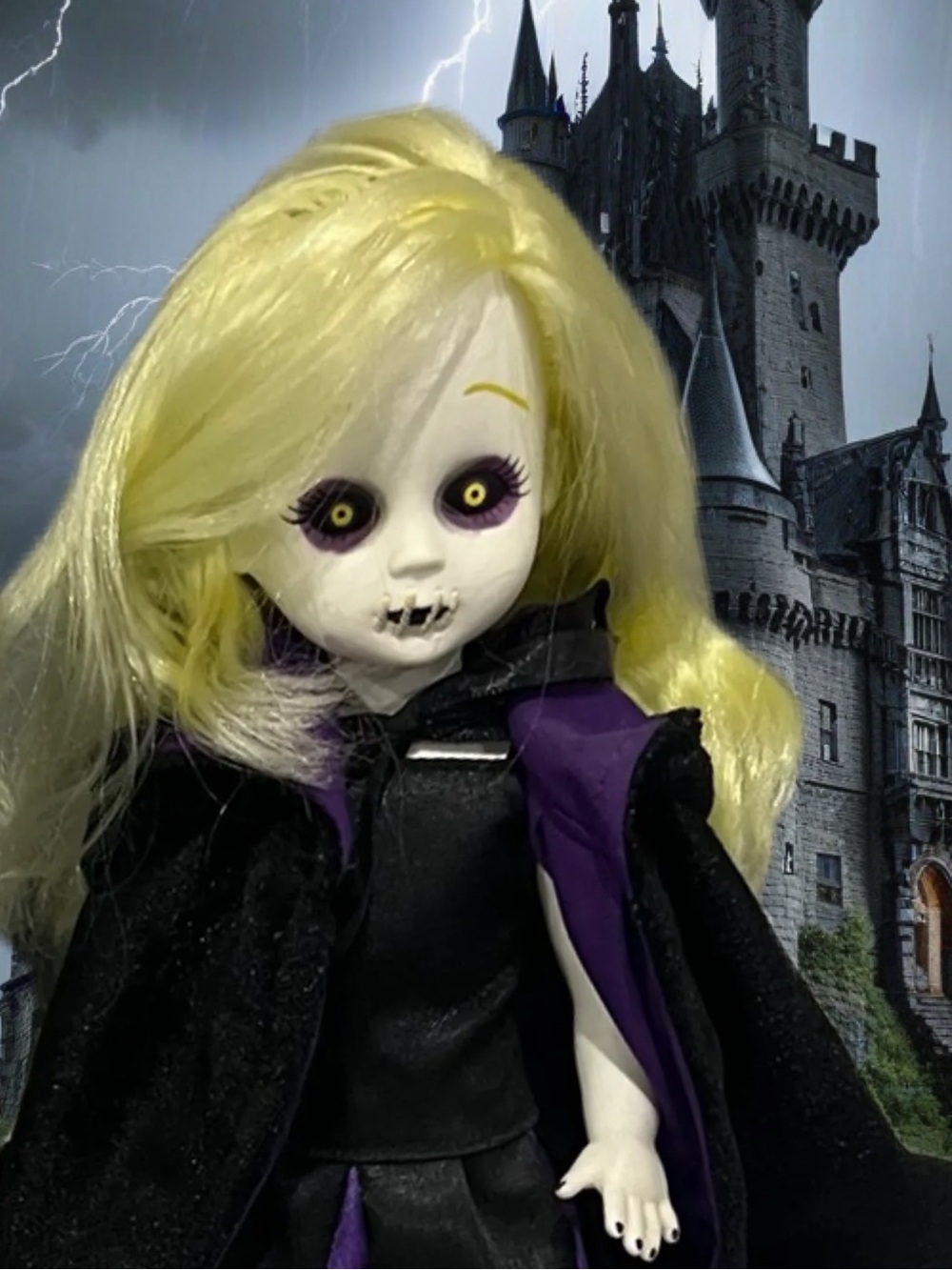 Mezco 2000 Living Dead Dolls Series 5 - SIREN - Closed  Box 10.25 Inches